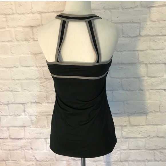 Fabletics Chicago Black & Gray Criss Cross Tank - Picture 4 of 5